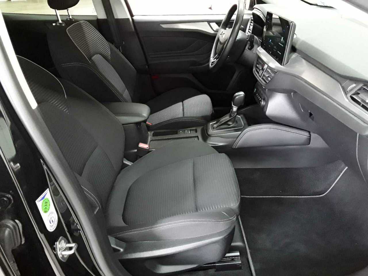 Ford Focus Turnier 1.0 EcoBoost Hybrid Aut. TITANIUM X 8