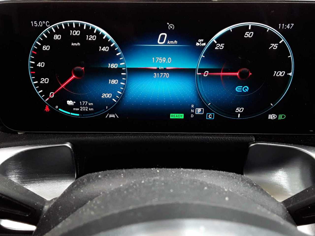Mercedes-Benz EQB 250 Electric Art 11