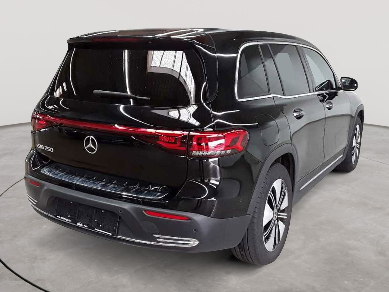 Mercedes-Benz EQB 250 Electric Art 4