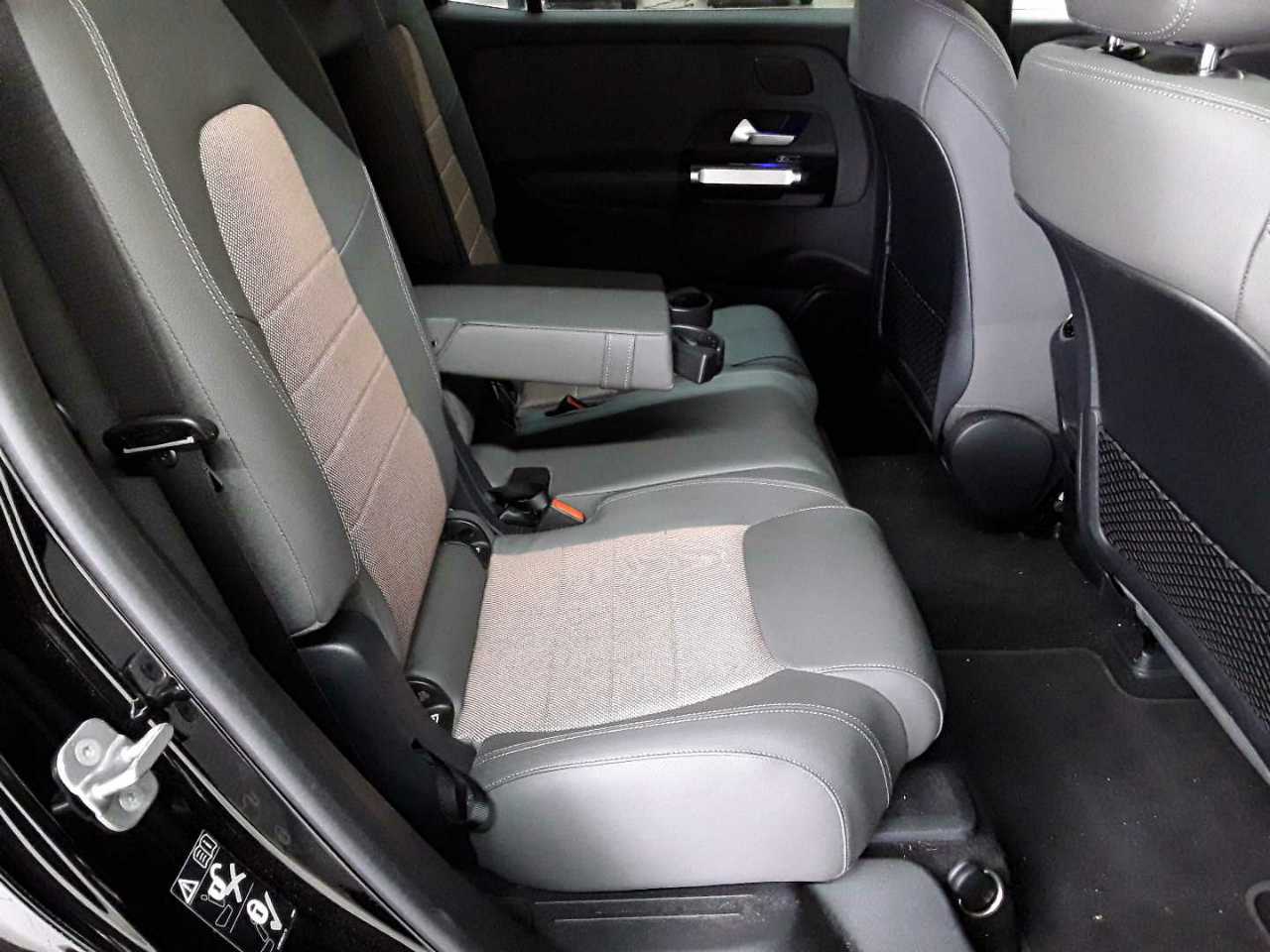 Mercedes-Benz EQB 250 Electric Art 14