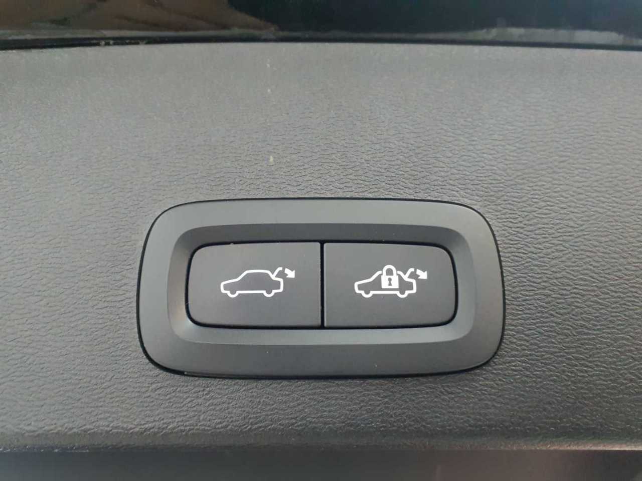 Volvo XC40 Recharge 69 kWh Single Motor Plus 16