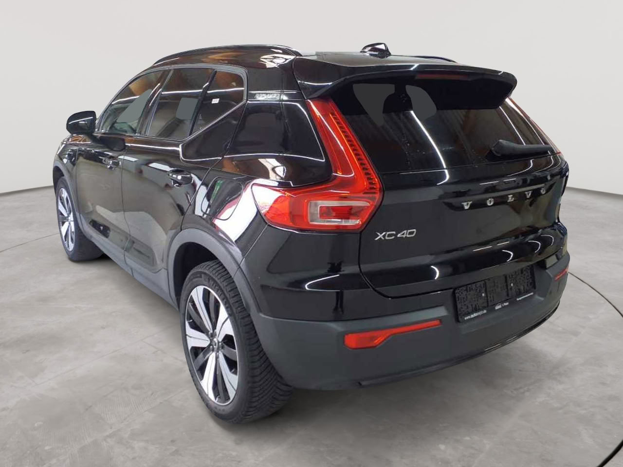 Volvo XC40 Recharge 69 kWh Single Motor Plus 5