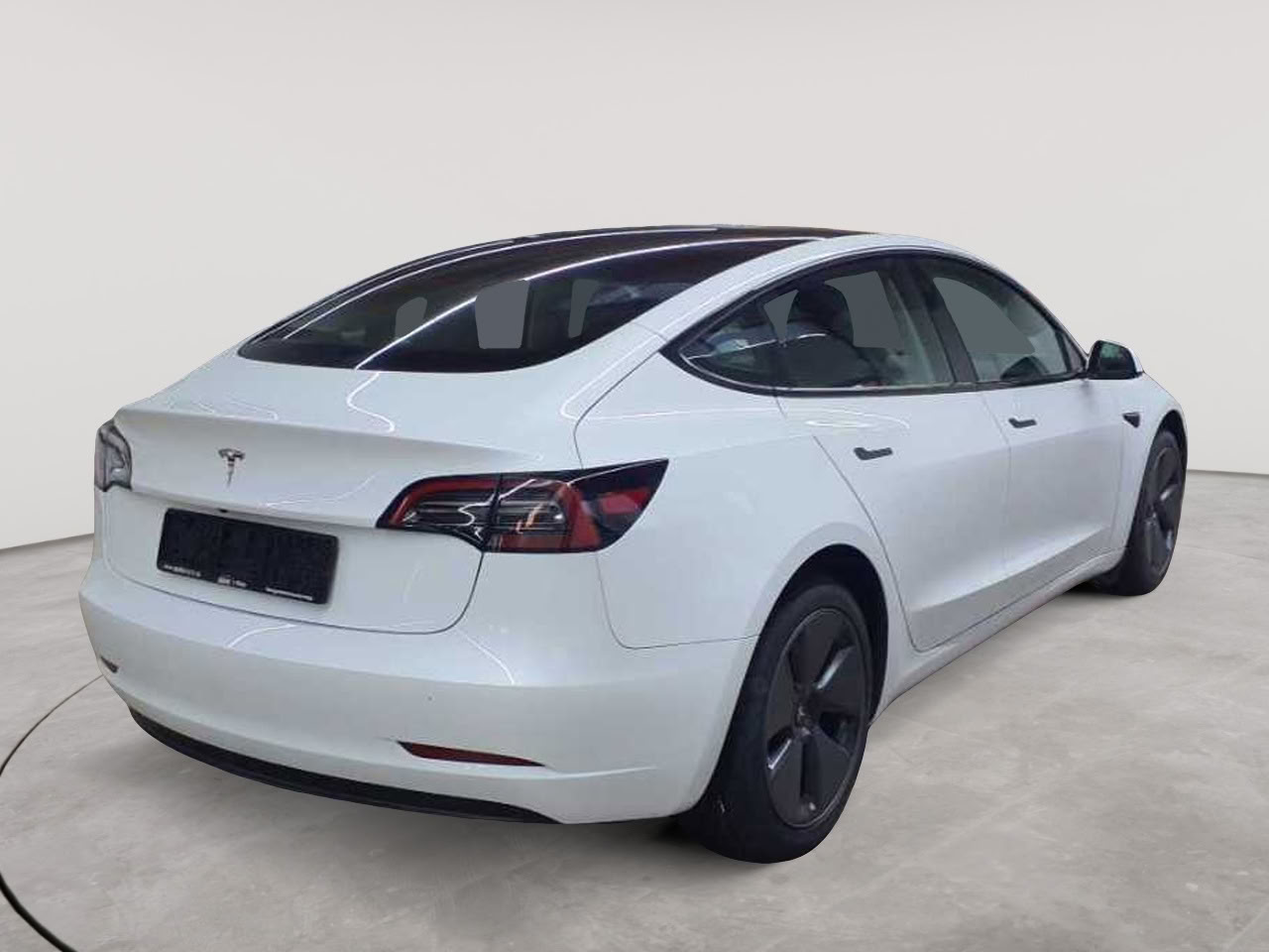 Tesla Model 3 RWD Hinterradantrieb 4