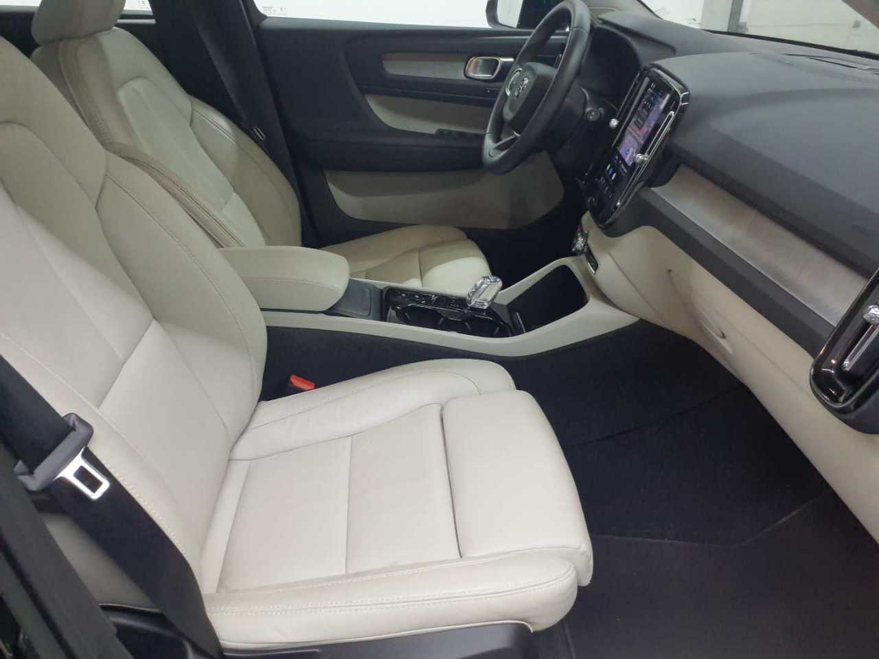 Volvo XC40 B4 B DKG Ultimate Bright 8