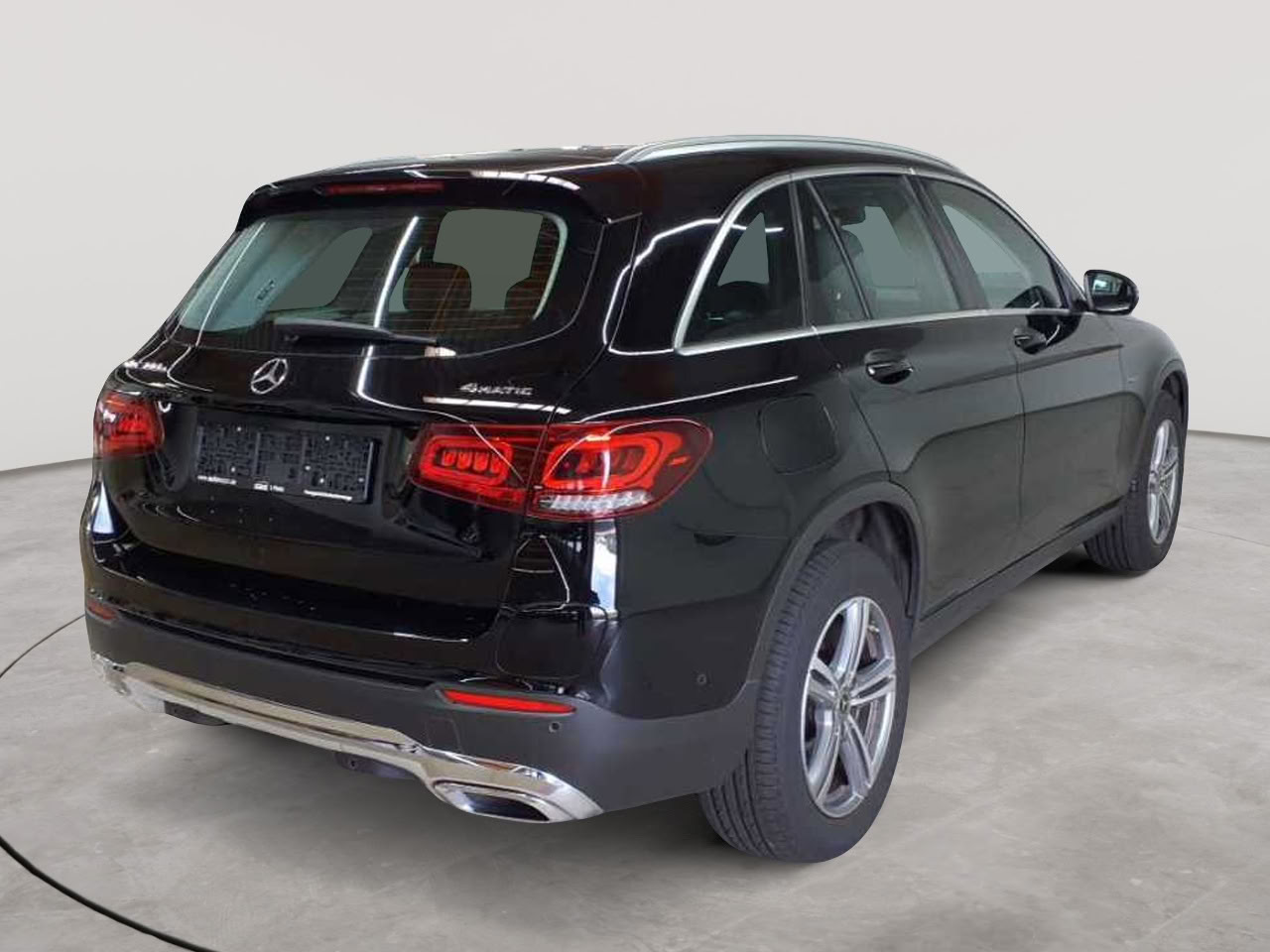 Mercedes-Benz GLC 300 e 4Matic 9G-TRONIC 4