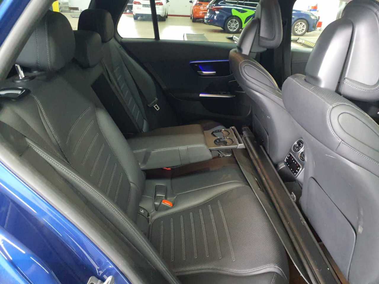 Mercedes-Benz C 220 d 4Matic T 9G-TRONIC AMG Line 13