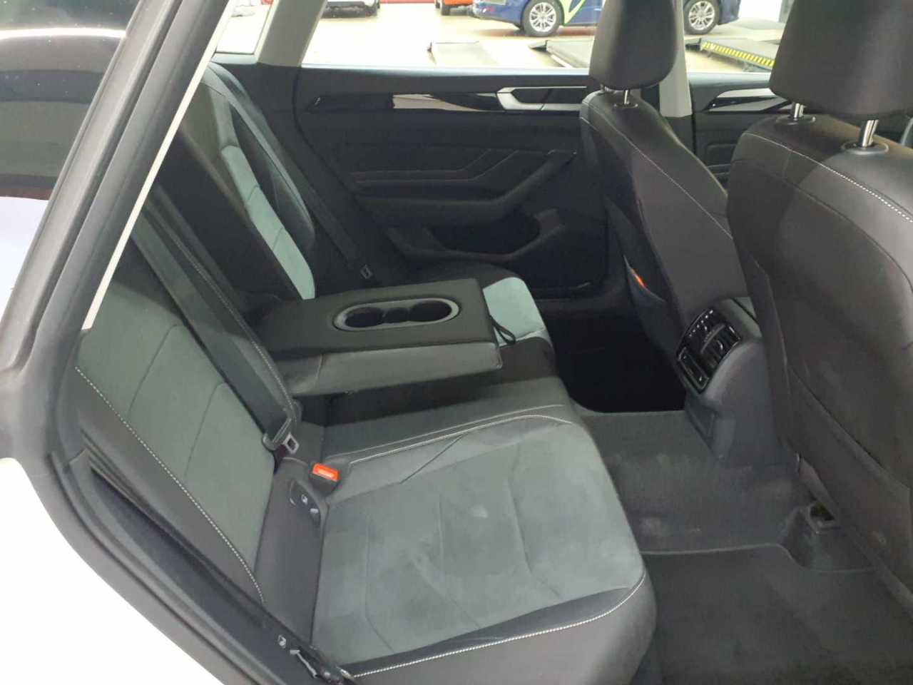Vw Arteon Shooting Brake 2.0 TDI SCR DSG Elegance 13