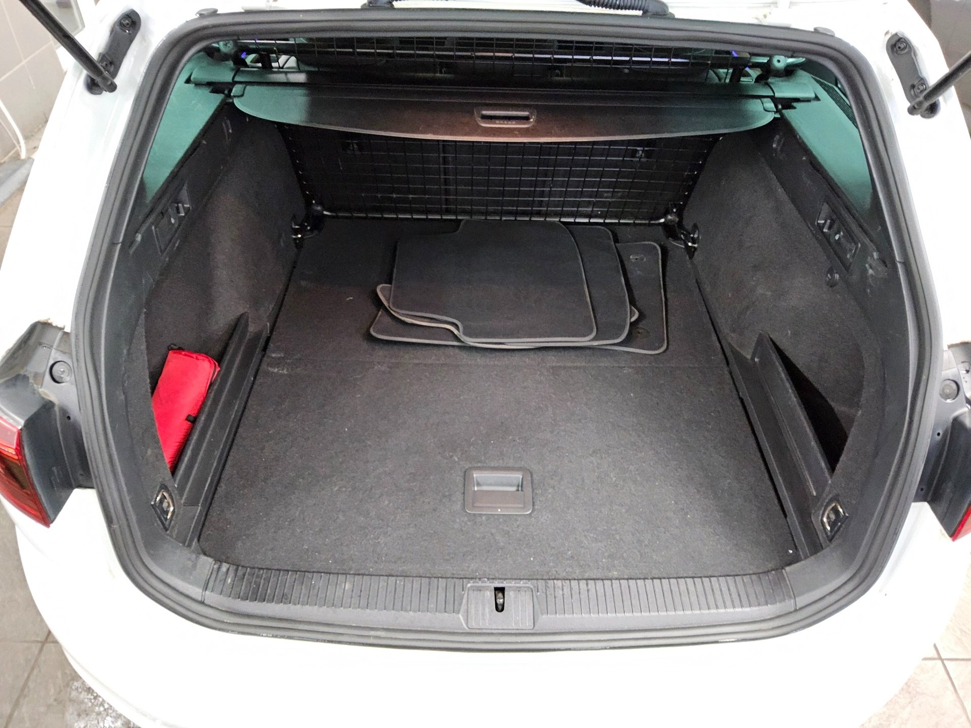 Volkswagen Passat Var. 2.0 TDI Elegance Navi IQ.Light AID 12
