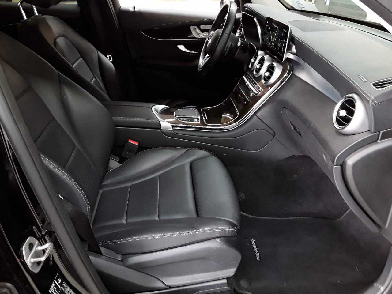 Mercedes-Benz GLC 300 e 4Matic 9G-TRONIC Exclusive 8
