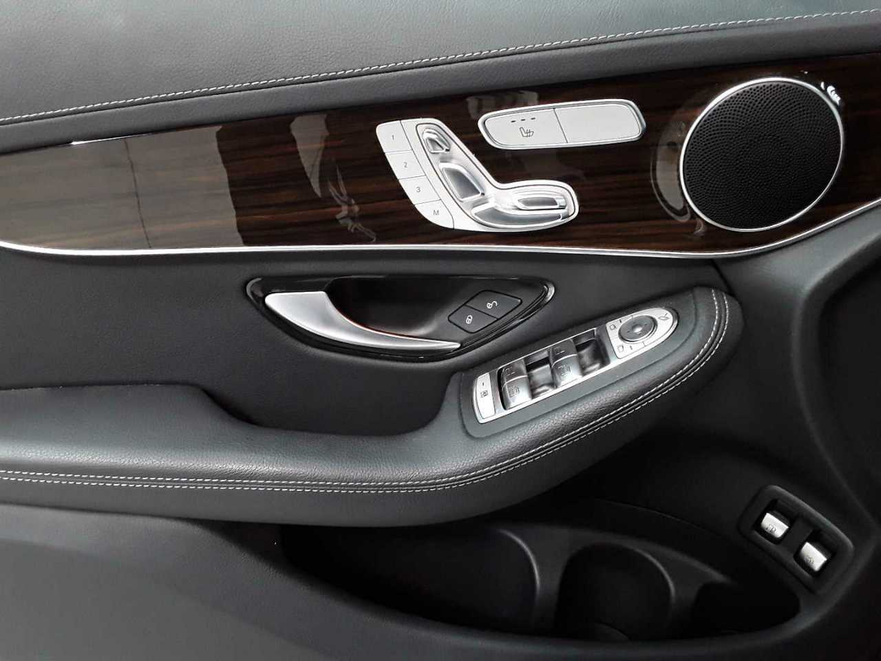 Mercedes-Benz GLC 300 e 4Matic 9G-TRONIC Exclusive 18