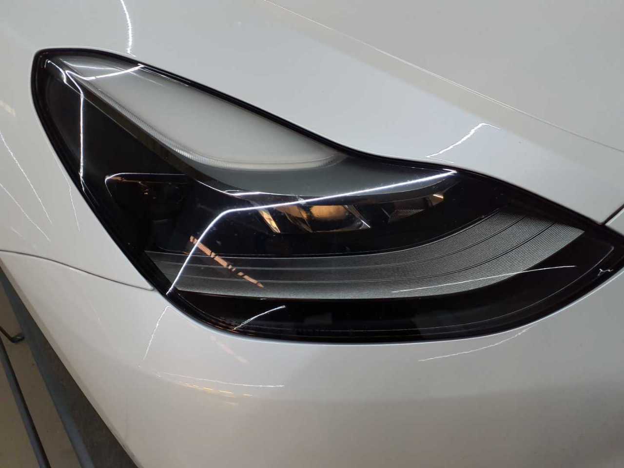 Tesla Model Y Performance Dual Motor AWD 18