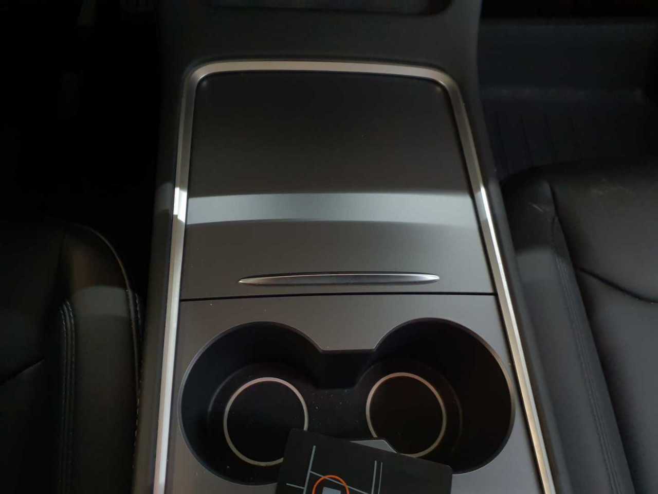 Tesla Model Y Performance Dual Motor AWD 10