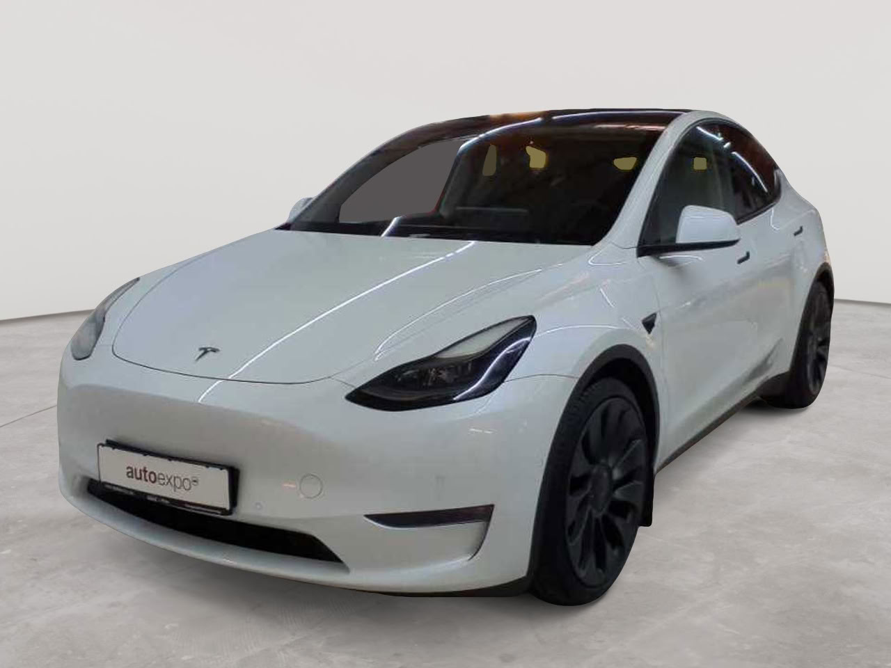 Tesla Model Y Performance Dual Motor AWD 2