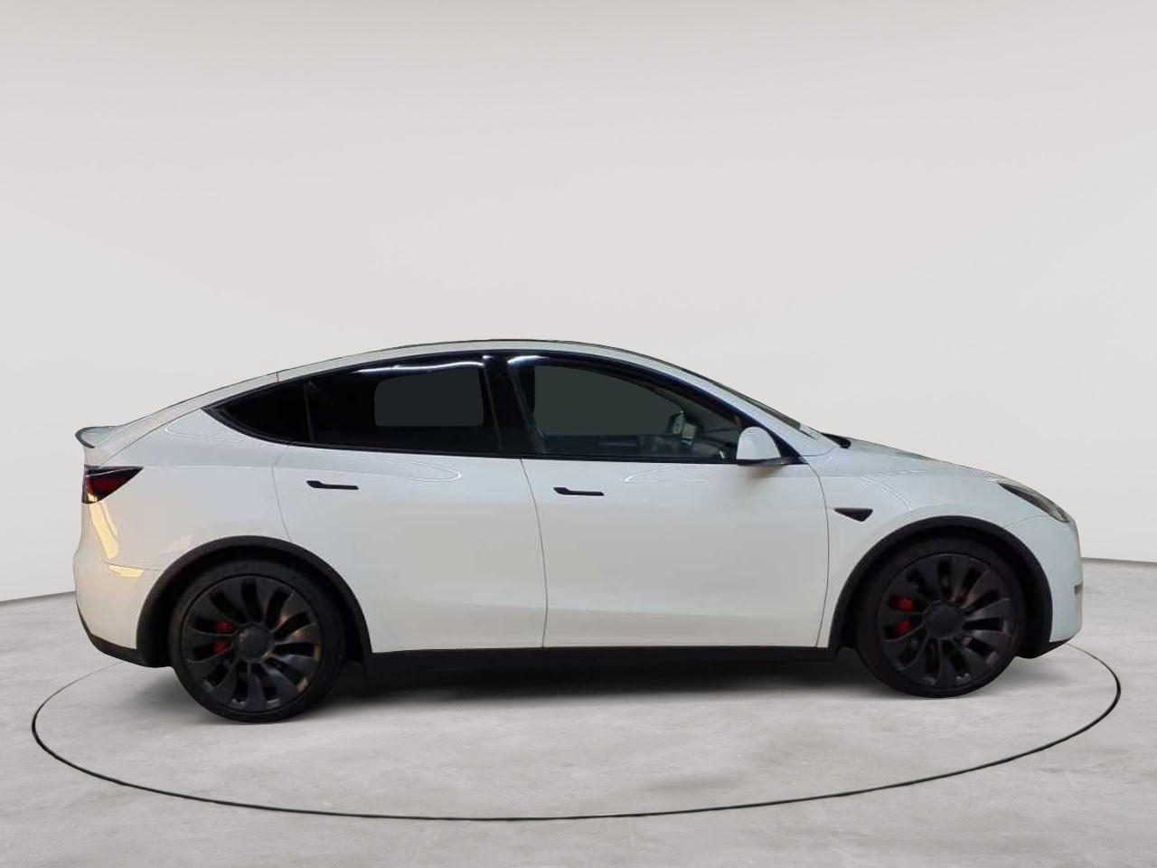 Tesla Model Y Performance Dual Motor AWD 3