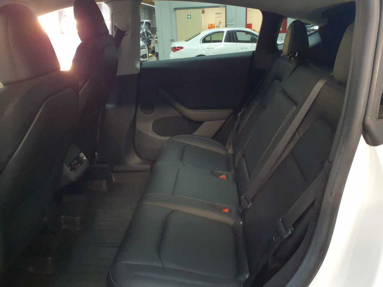 Tesla Model Y Performance Dual Motor AWD 13