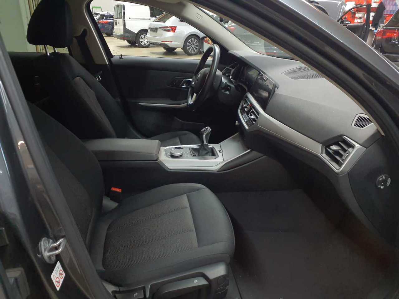 Bmw 318d Touring Advantage 8