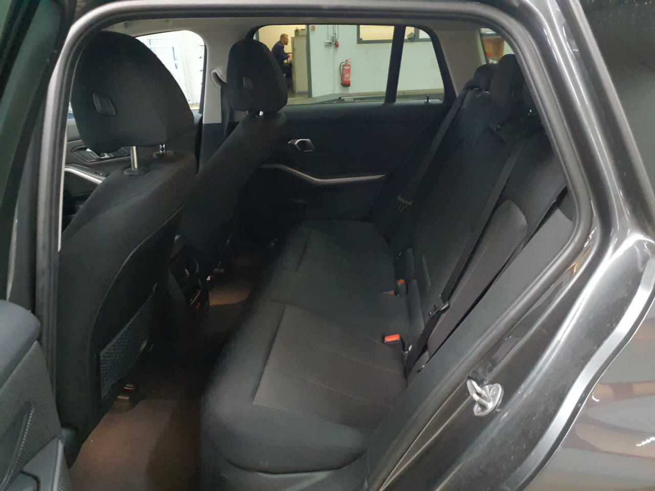 Bmw 318d Touring Advantage 13
