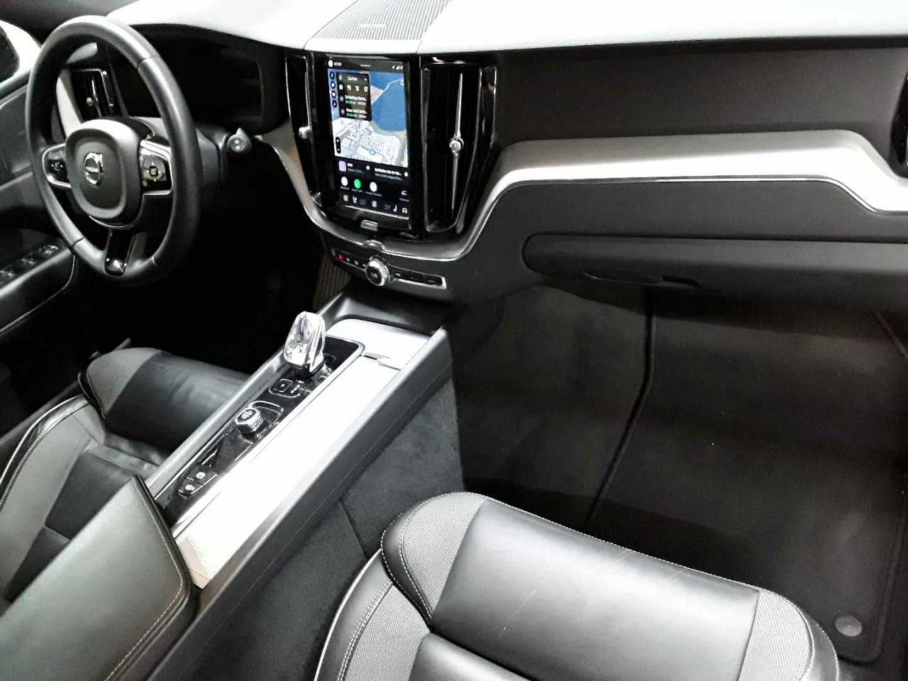 Volvo XC60 B4 D Plus Dark 9