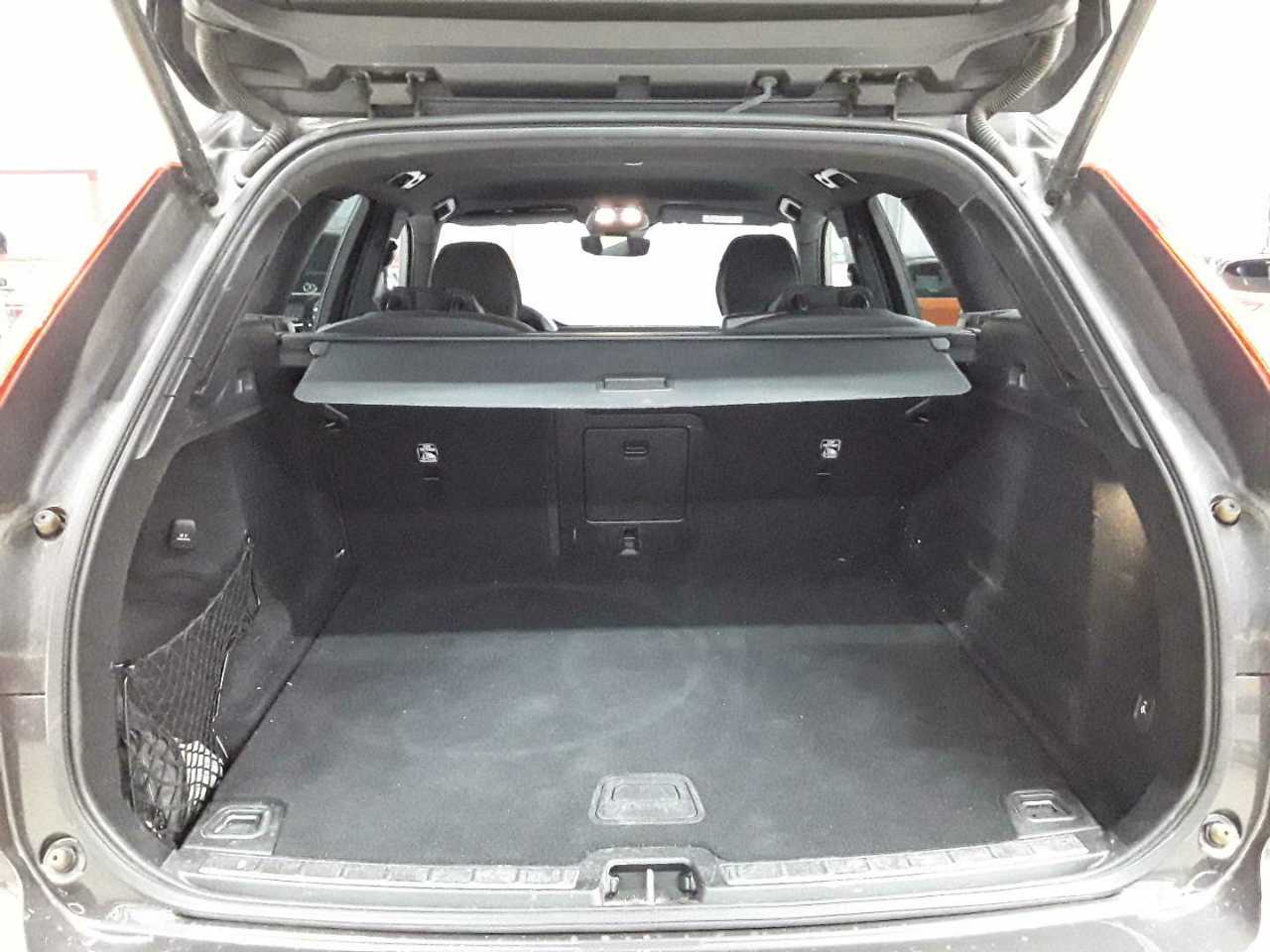Volvo XC60 B4 D Plus Dark 15