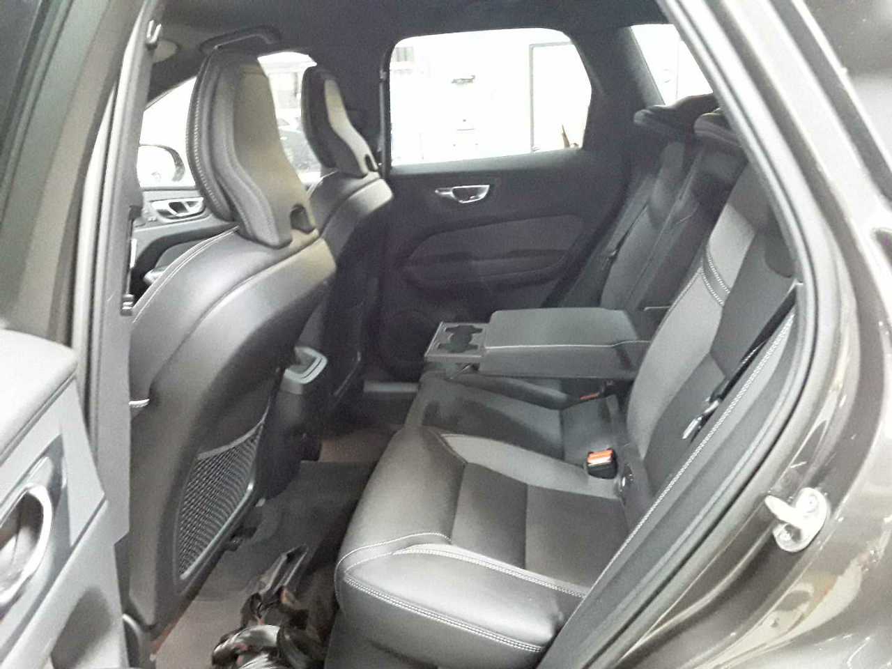 Volvo XC60 B4 D Plus Dark 13