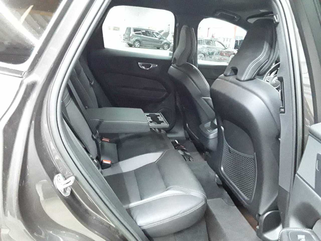Volvo XC60 B4 D Plus Dark 14