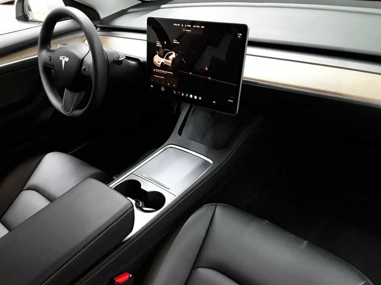 Tesla Model 3 RWD Hinterradantrieb 9