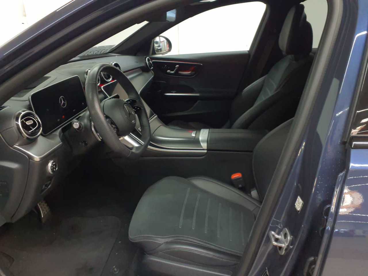Mercedes-Benz C 220 d 4Matic T 9G-TRONIC AMG Line 7