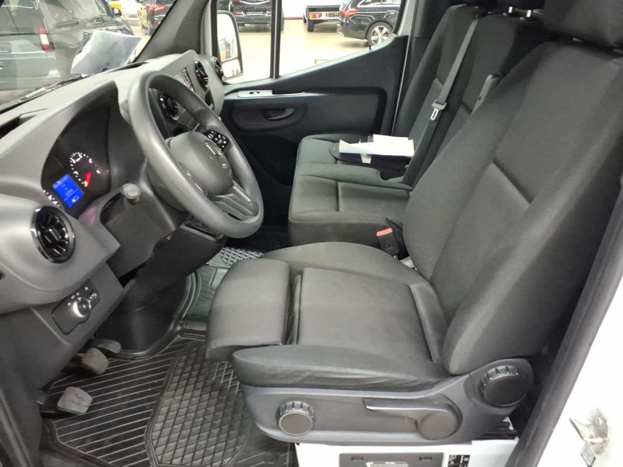 Mercedes-Benz 317 CDI Sprinter Standard HA 7