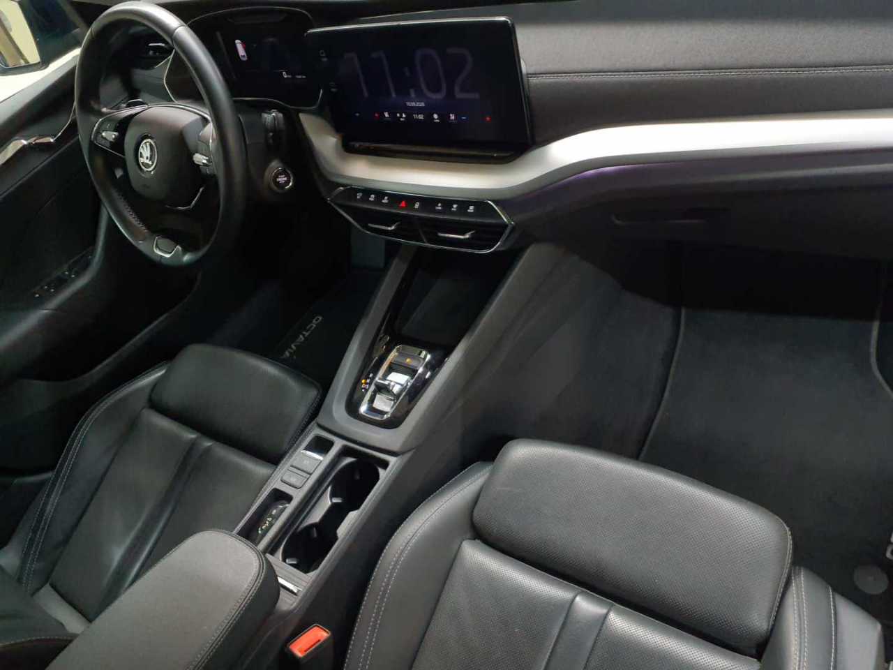 Skoda Octavia Combi 2.0 TDI DSG Style 9