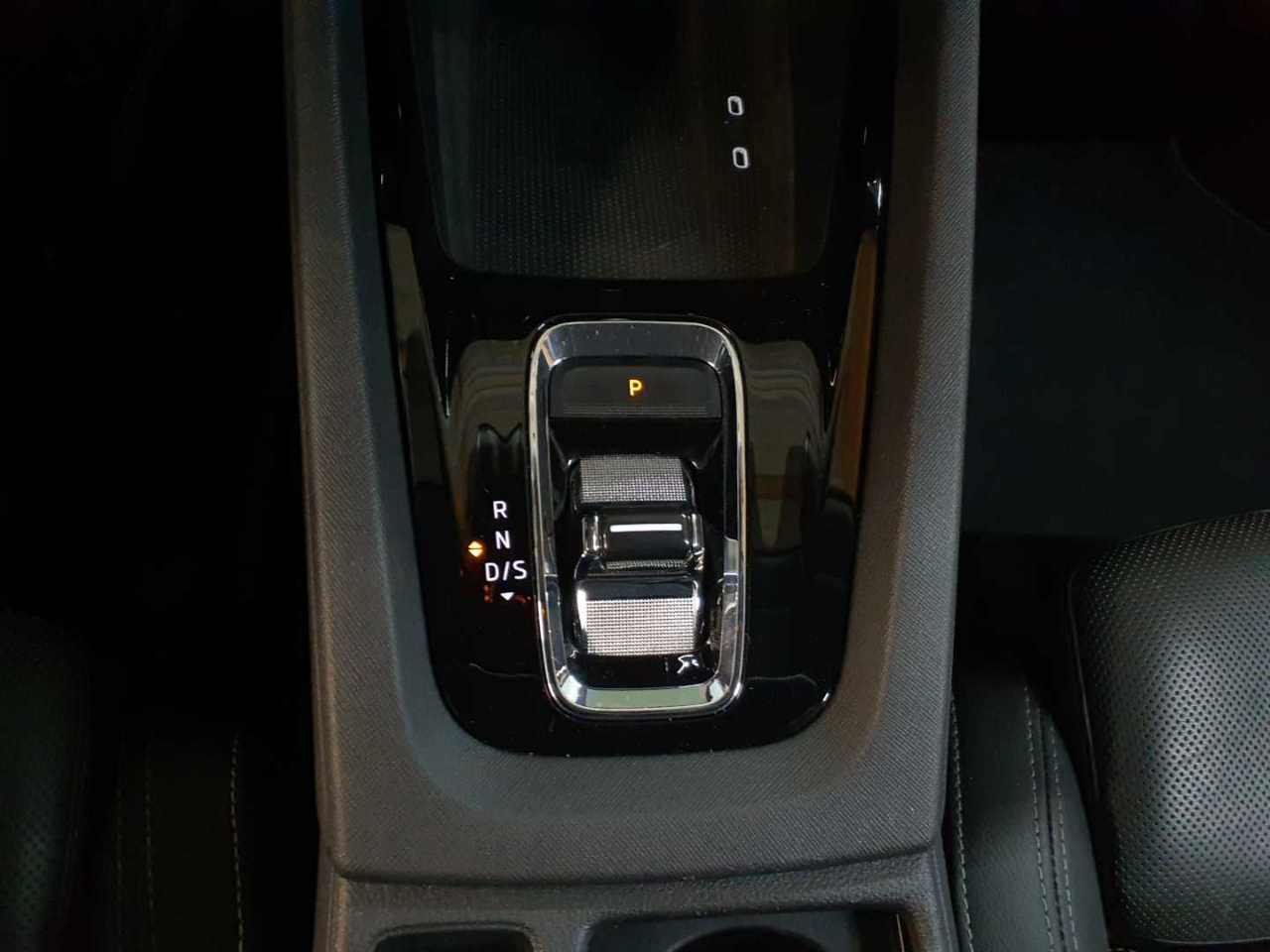 Skoda Octavia Combi 2.0 TDI DSG Style 10
