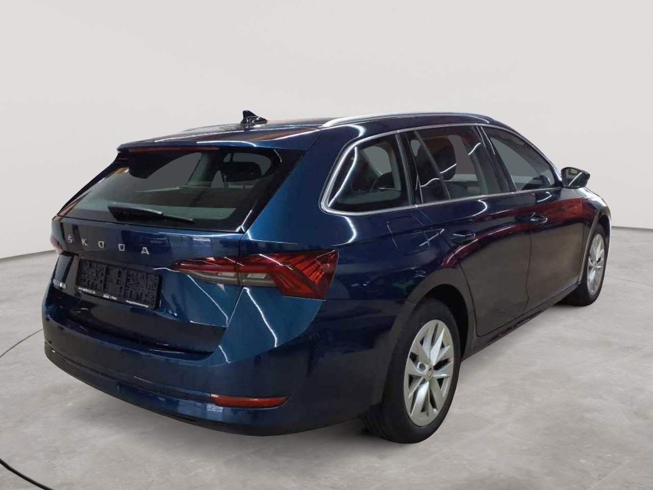 Skoda Octavia Combi 2.0 TDI DSG Style 4