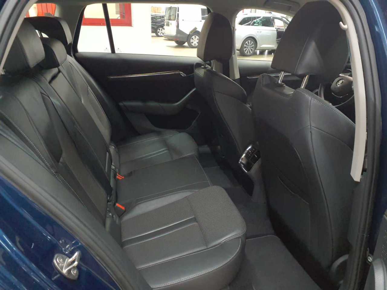 Skoda Octavia Combi 2.0 TDI DSG Style 14