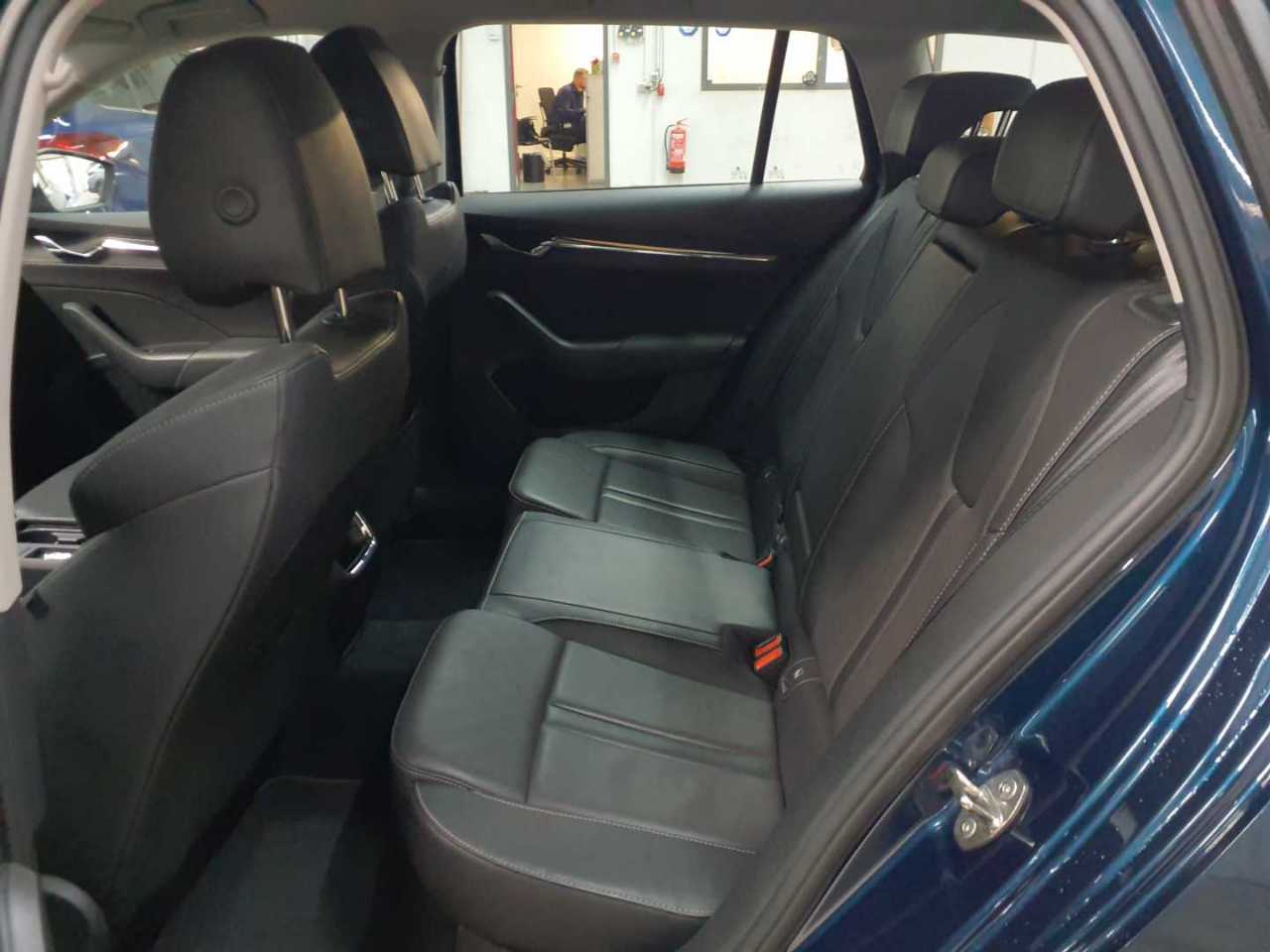 Skoda Octavia Combi 2.0 TDI DSG Style 13