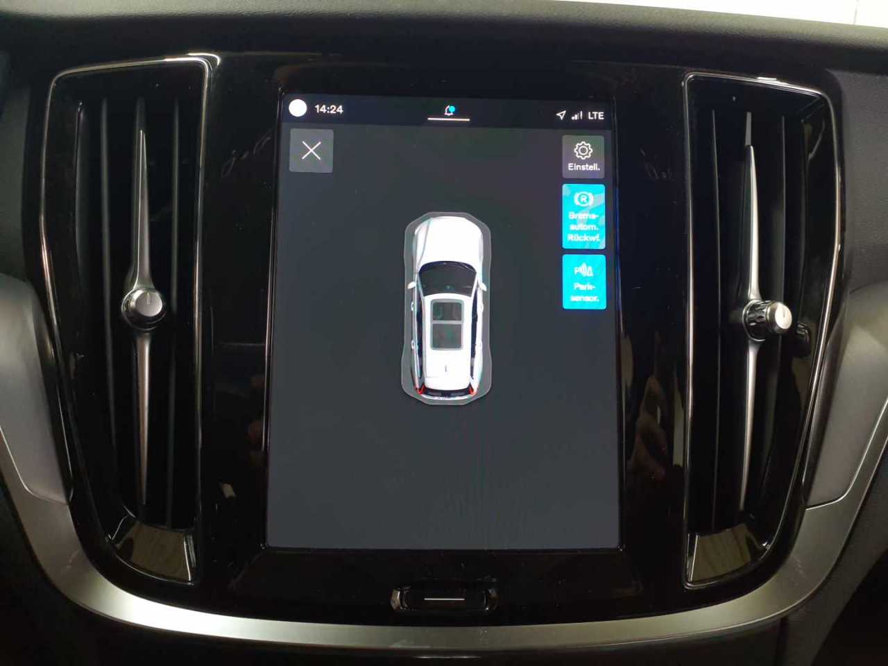 Volvo V60 T6 AWD Recharge Essential 16