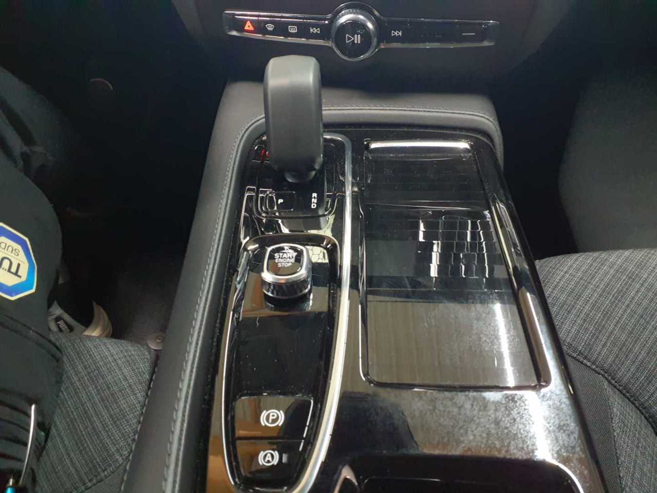Volvo V60 T6 AWD Recharge Essential 10