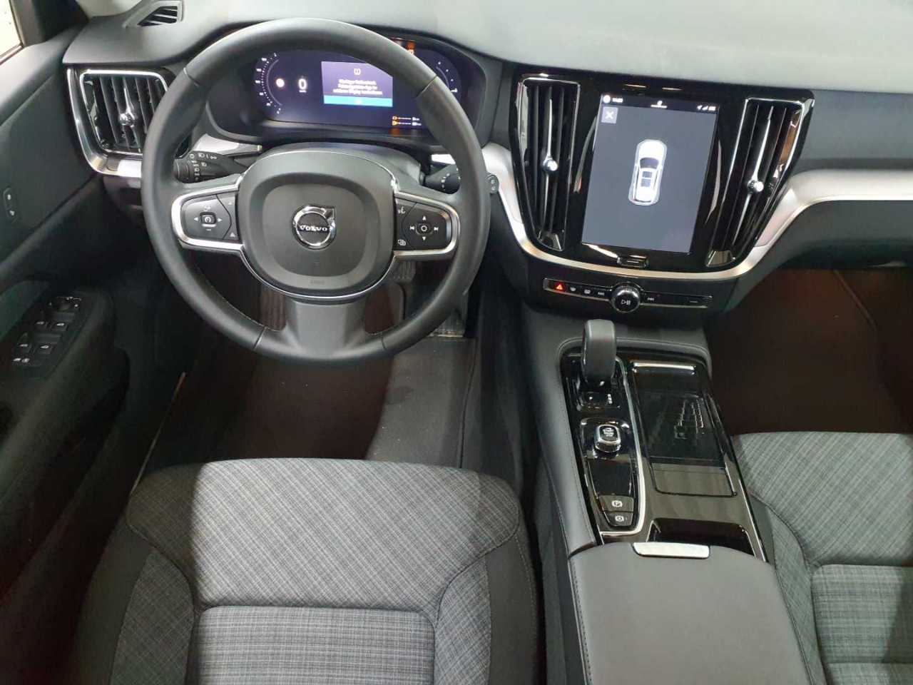 Volvo V60 T6 AWD Recharge Essential 9