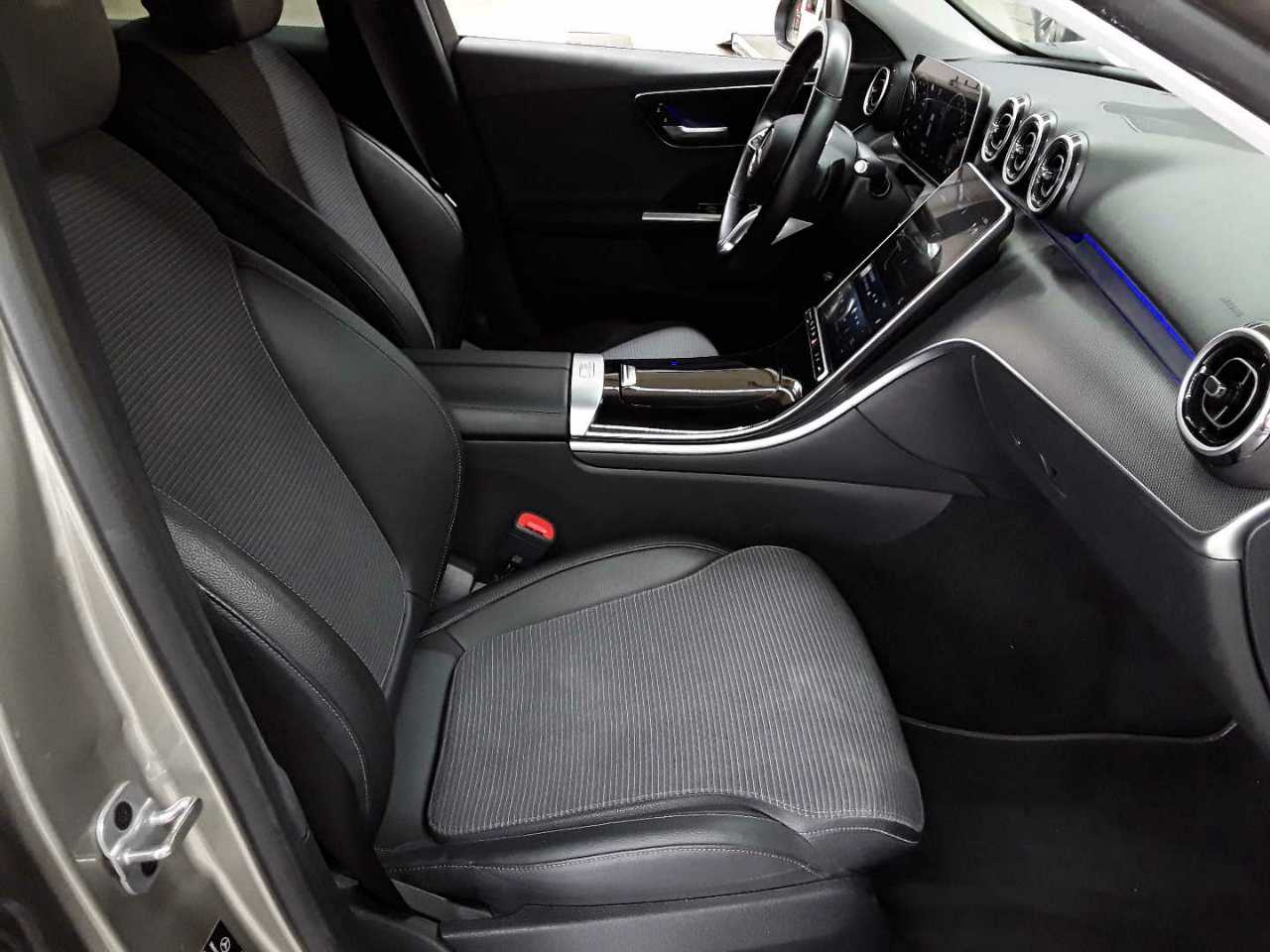 Mercedes-Benz C 300 e T 9G-TRONIC Avantgarde 8