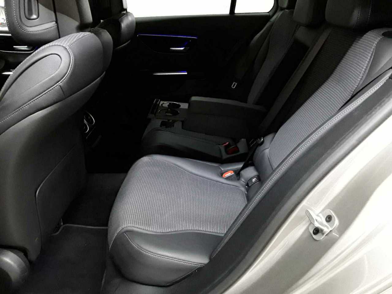 Mercedes-Benz C 300 e T 9G-TRONIC Avantgarde 13