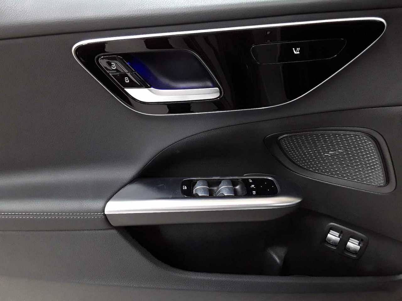 Mercedes-Benz C 300 e T 9G-TRONIC Avantgarde 16