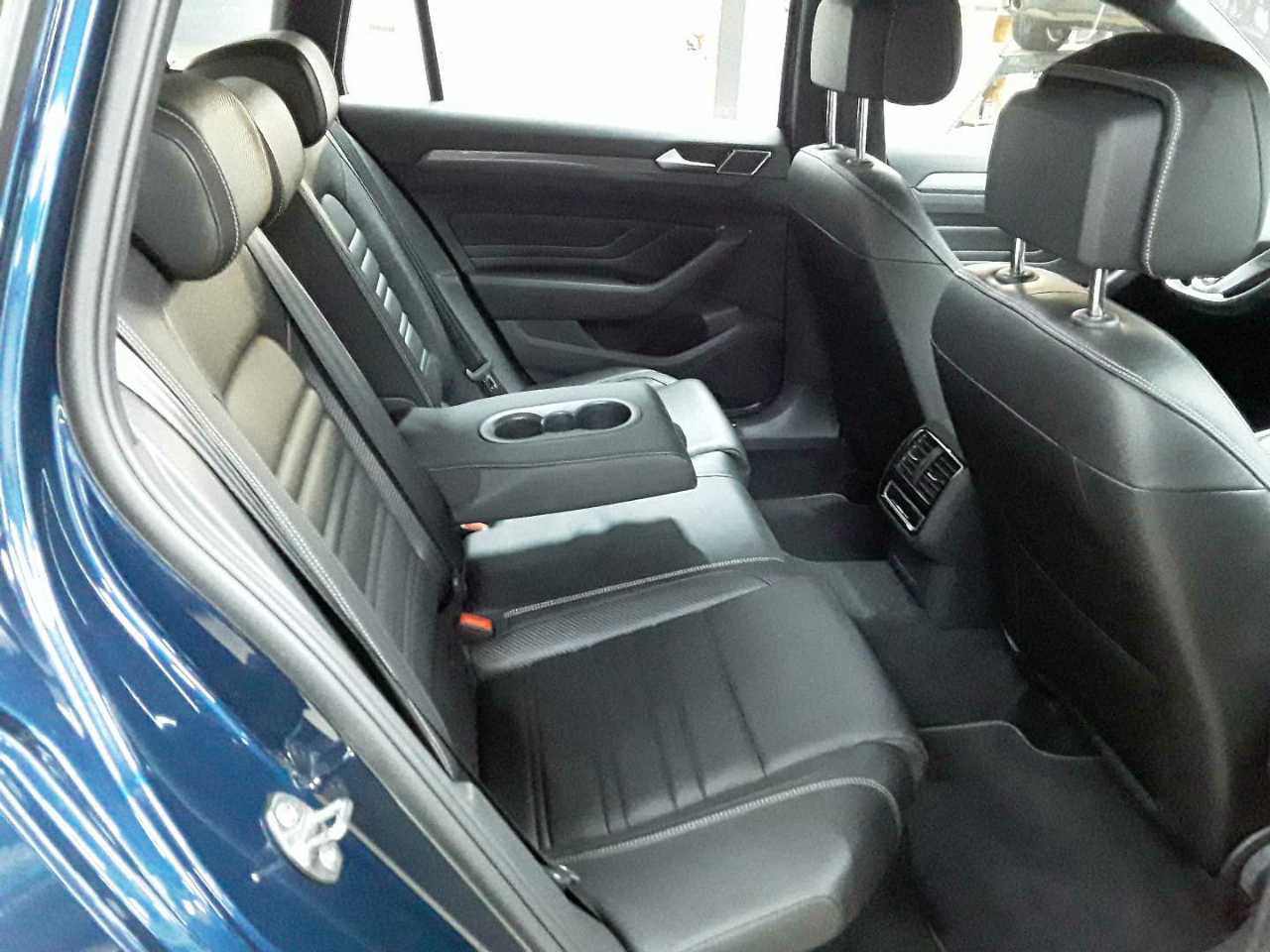 Volkswagen Passat Variant 2.0 TDI SCR DSG Business 14