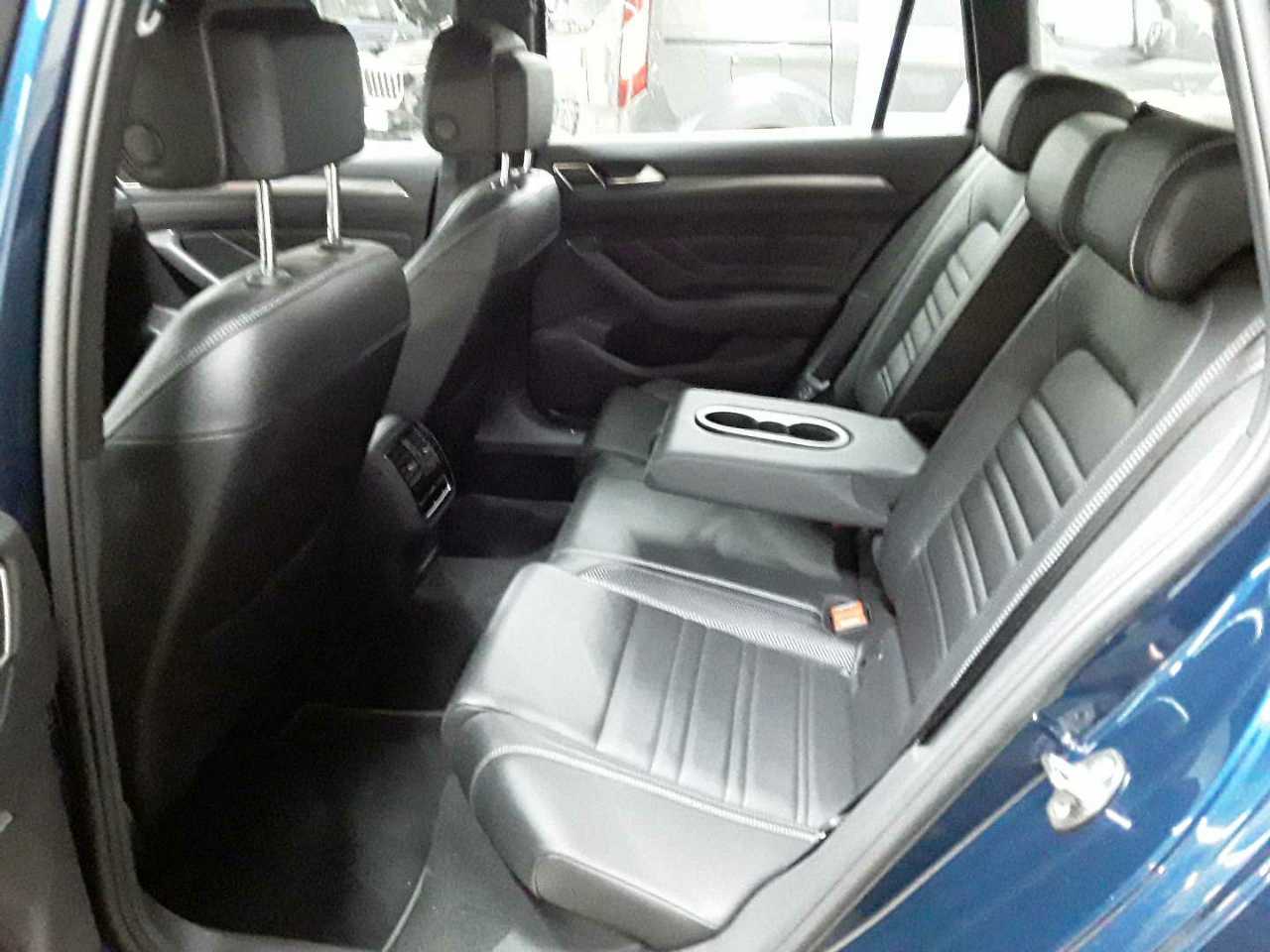 Volkswagen Passat Variant 2.0 TDI SCR DSG Business 13