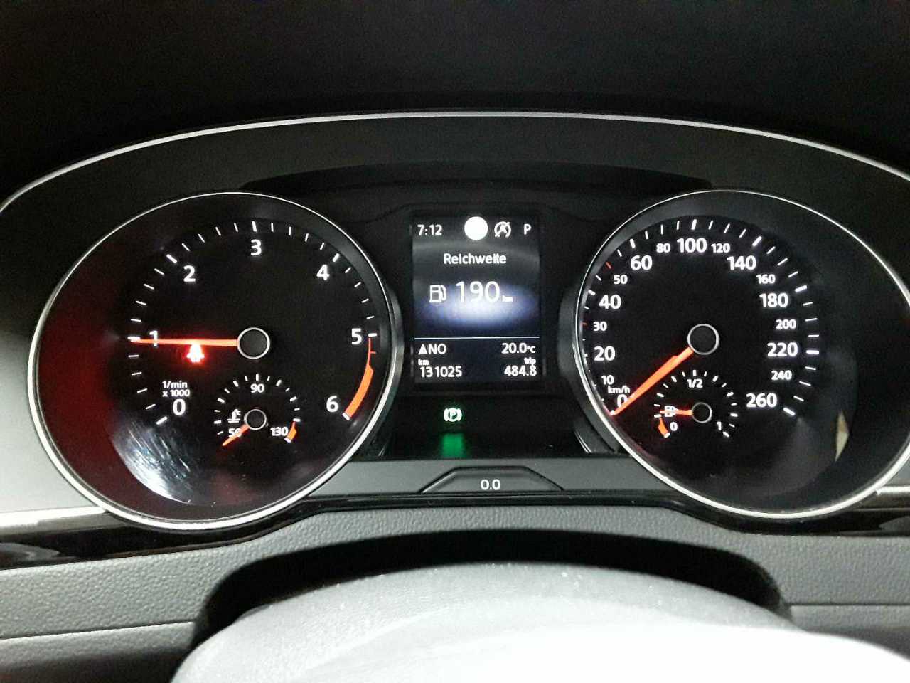 Volkswagen Passat Variant 2.0 TDI SCR DSG Business 11