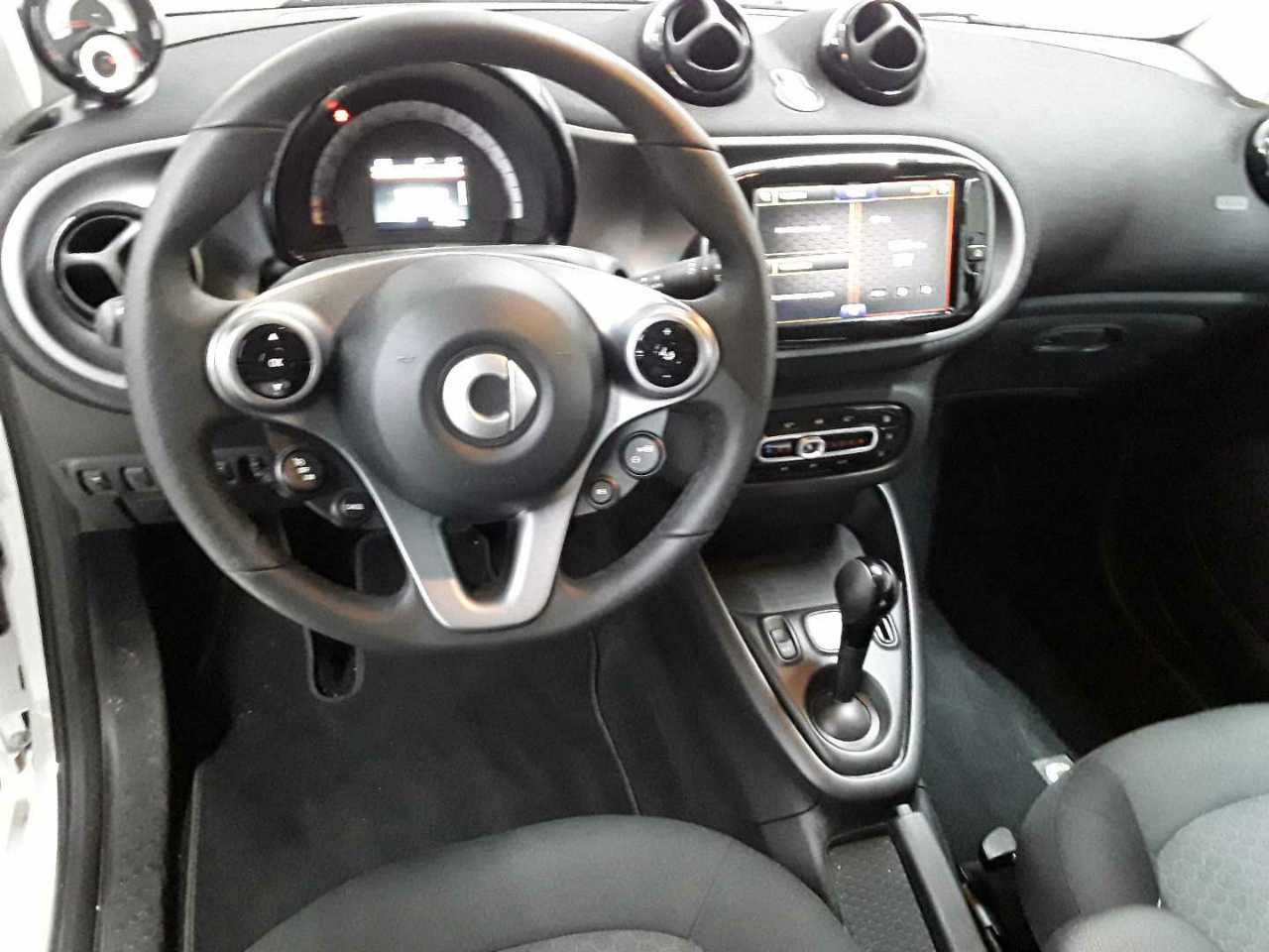smart fortwo coupe EQ passion 10