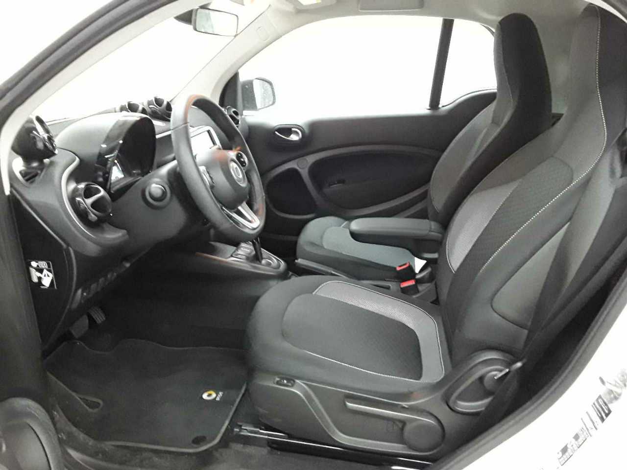 smart fortwo coupe EQ passion 7