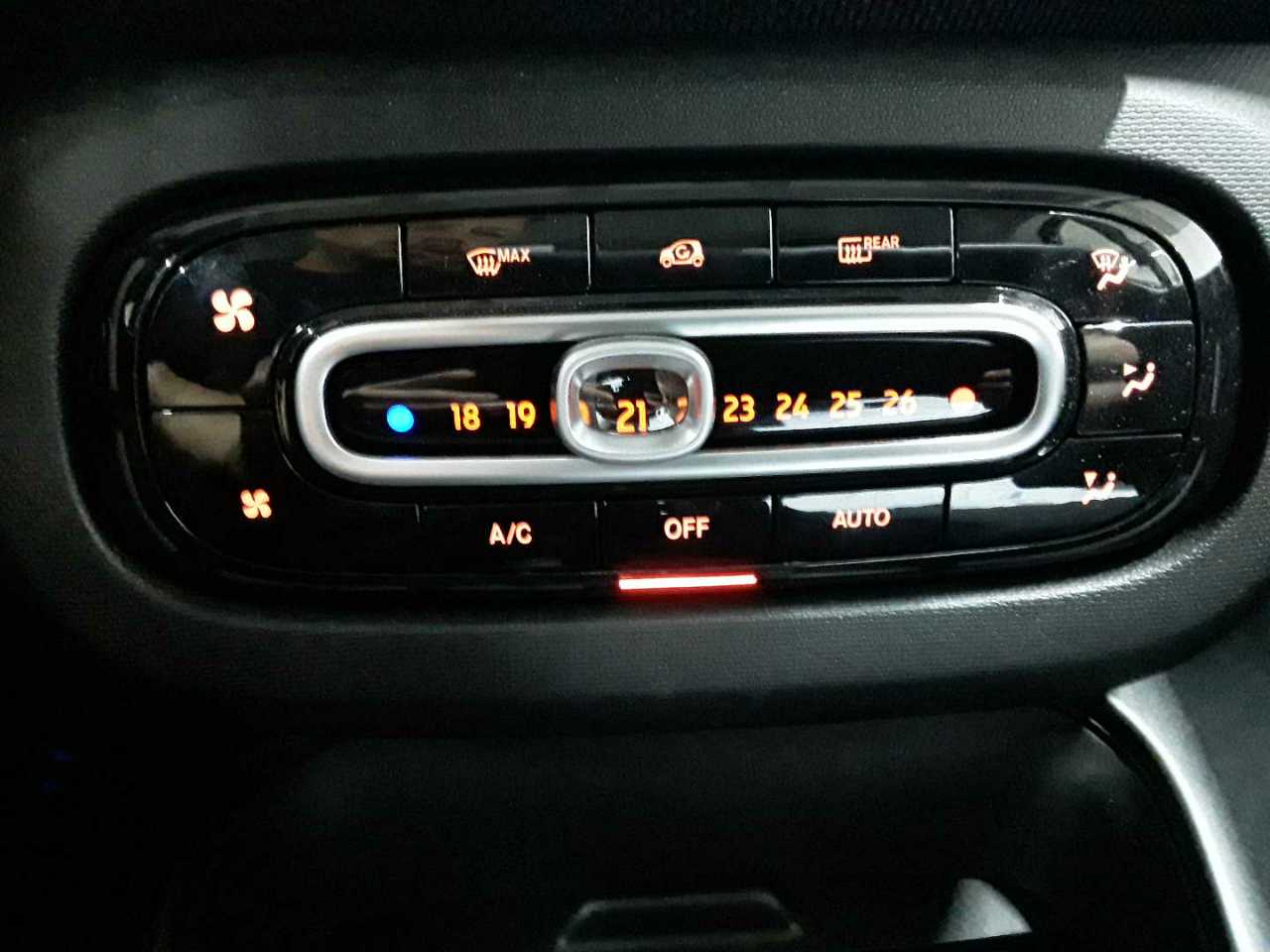 smart fortwo coupe EQ passion 15