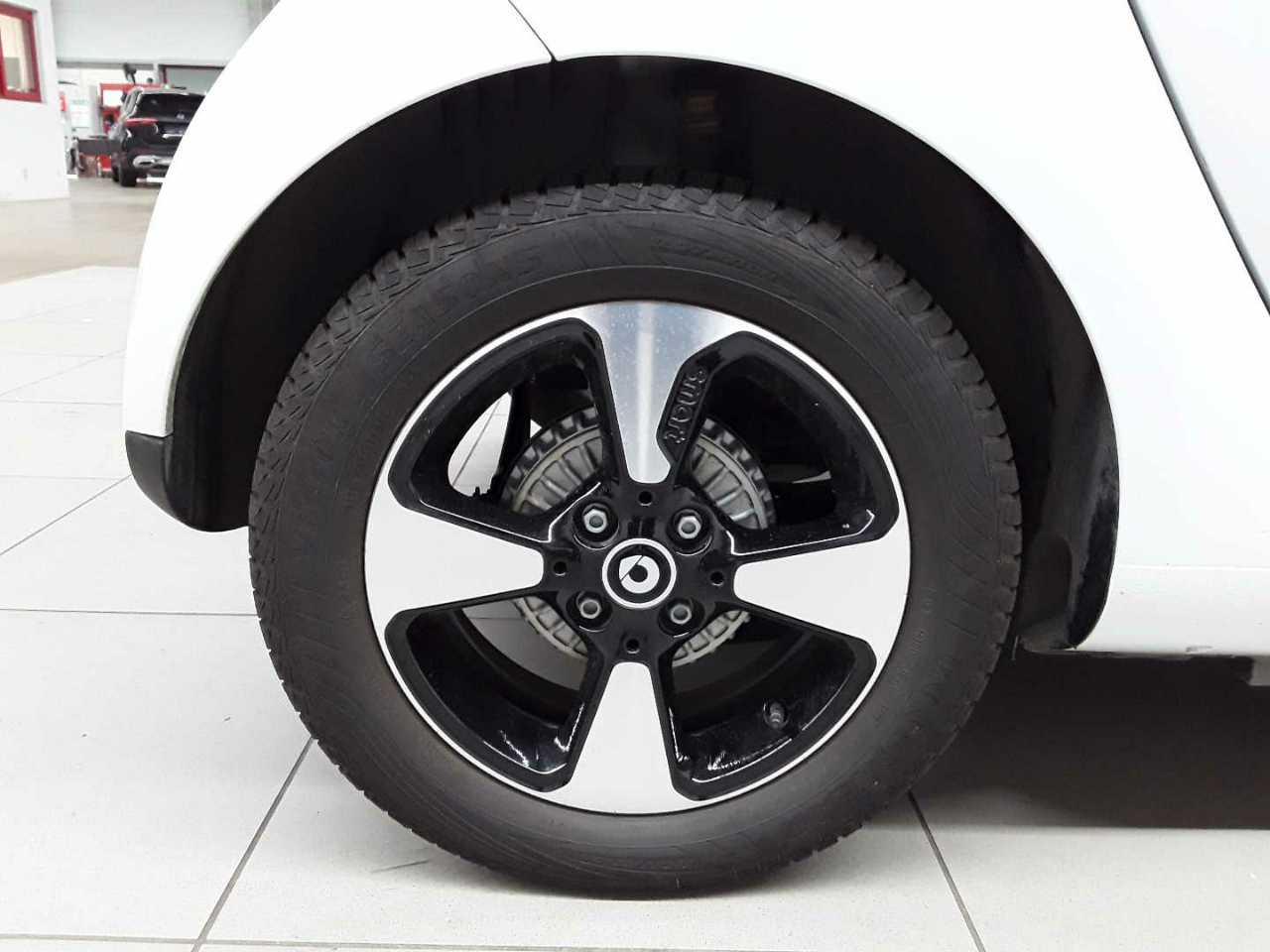 smart fortwo coupe EQ passion 16