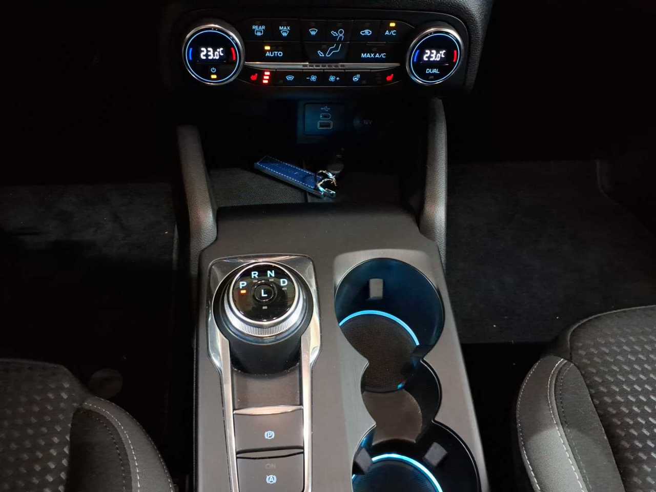 Ford Focus 1.5 EcoBlue Start-Stopp-System Aut. COOL&CONNECT 10