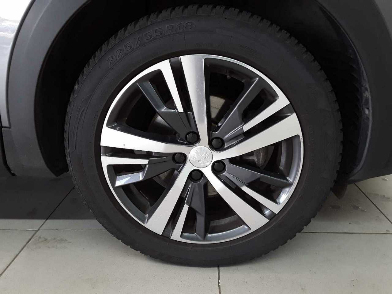Peugeot 3008 PureTech 130 Stop & Start GPF Allure Pack 18