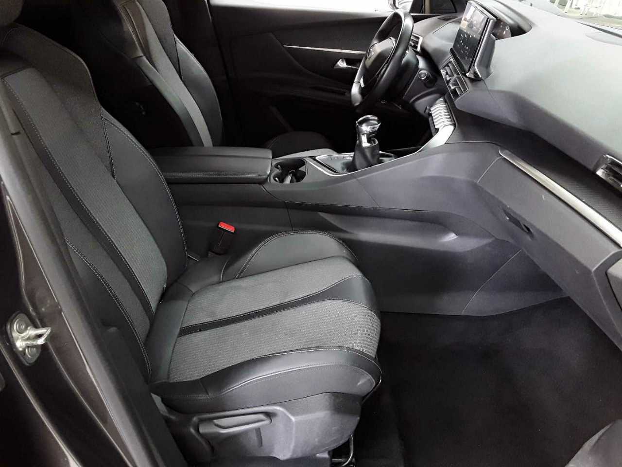 Peugeot 3008 PureTech 130 Stop & Start GPF Allure Pack 8