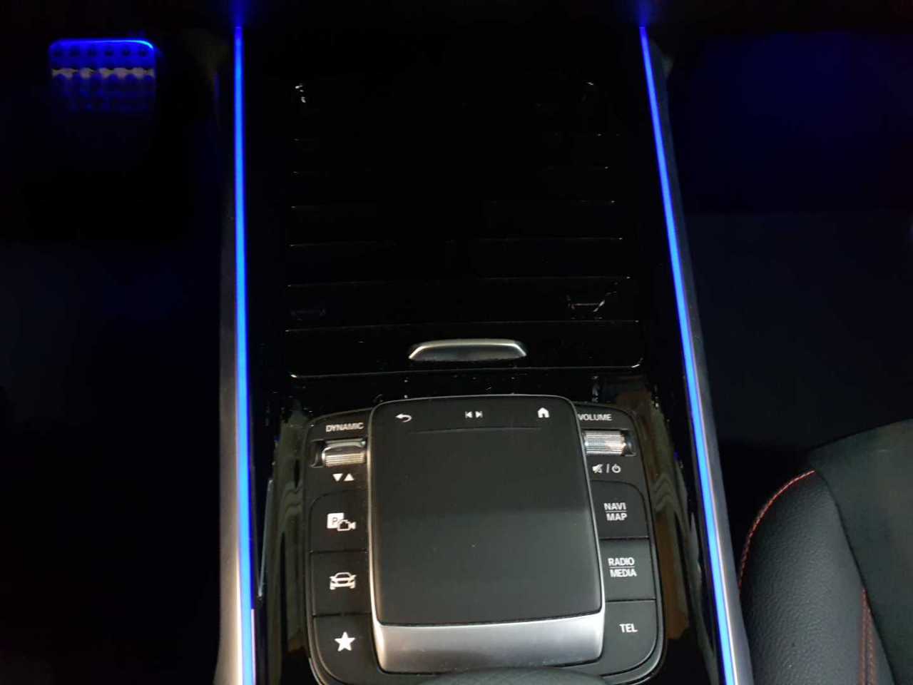 Mercedes-Benz GLB 200 d 8G-DCT AMG Line 10